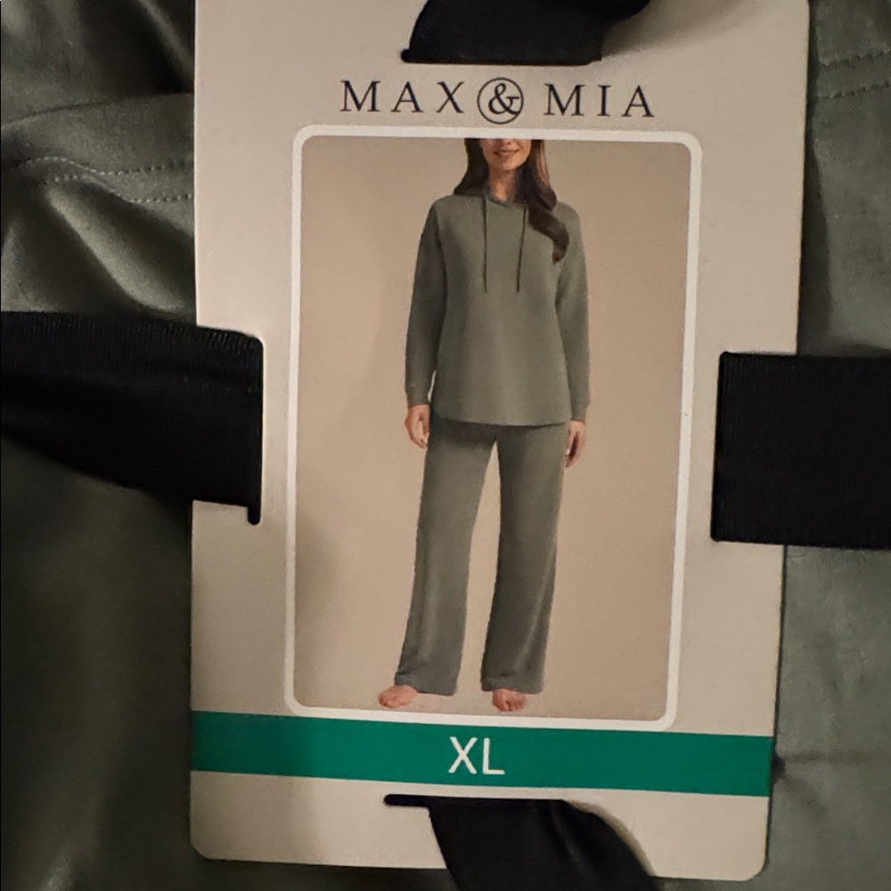 ❌ Sold Out 2 for $20 Max & Mia Sage Hoodie Lounge Set Ultimate Comfort Size M - Picture 10 of 10